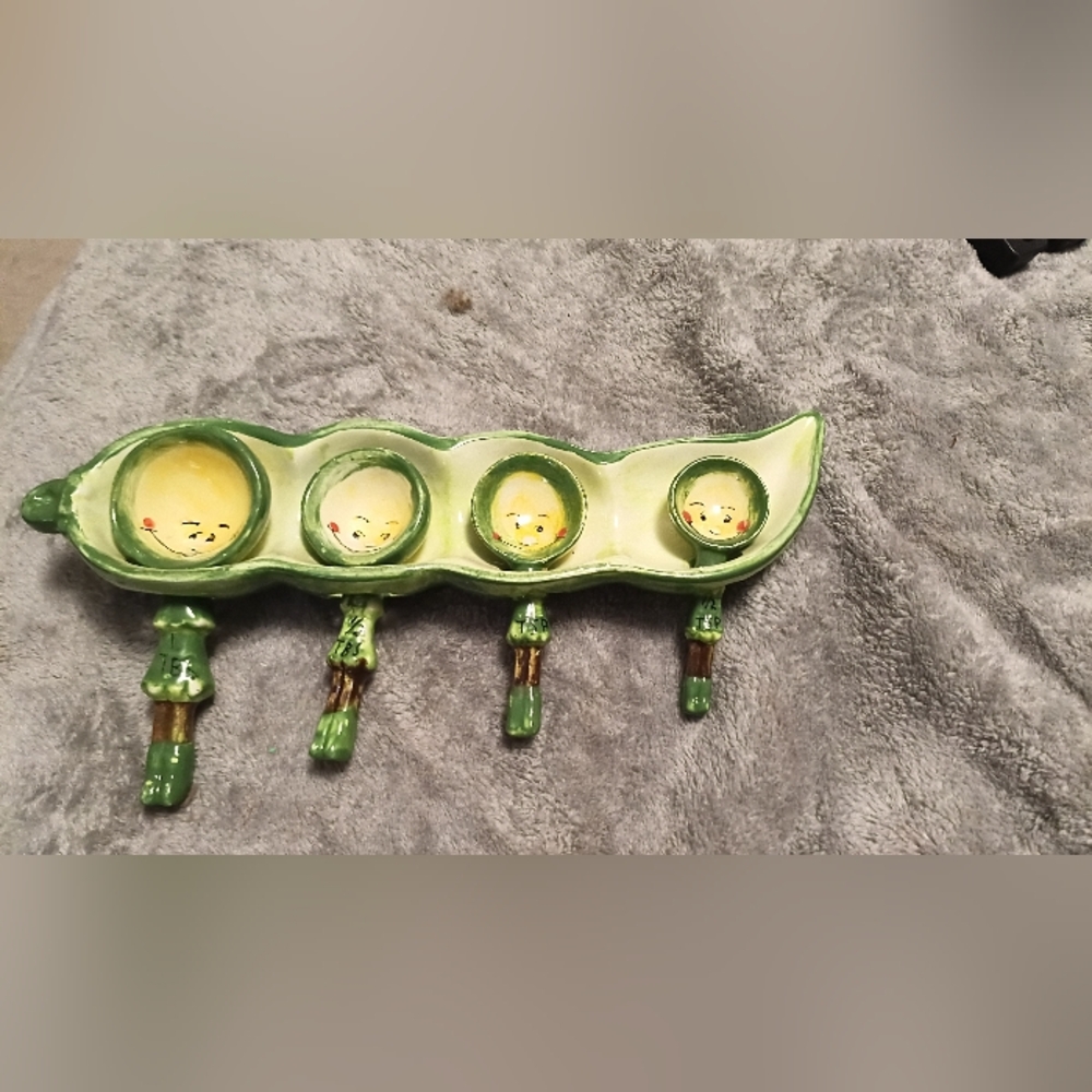 Green Pea Pod Measuring Spoons Set